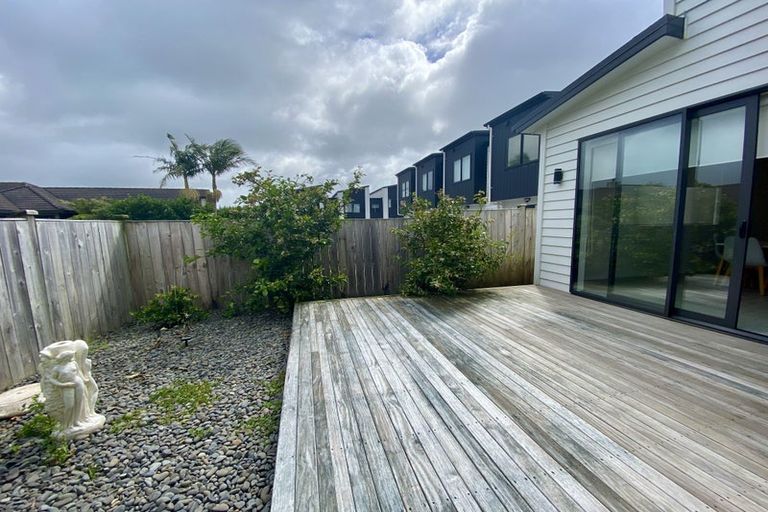 Photo of property in 7 Camp X Place, Whenuapai, Auckland, 0618