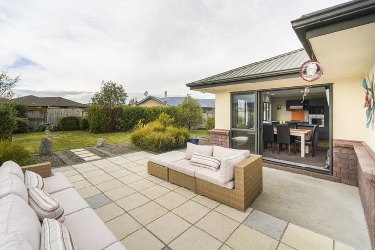 Photo of property in 115 Schnell Drive, Kelvin Grove, Palmerston North, 4414