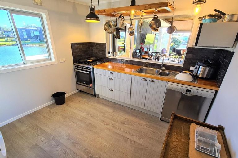 Photo of property in 107 Mahoe Place, Matarangi, Whitianga, 3592