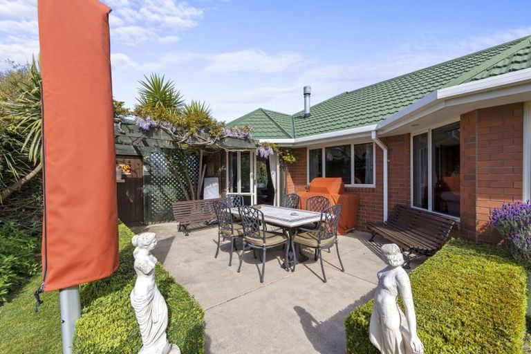 Photo of property in 36 Farnswood Place, Redwood, Christchurch, 8051