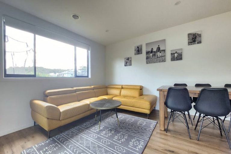 Photo of property in 6 Cartographer Way, Whitby, Porirua, 5024