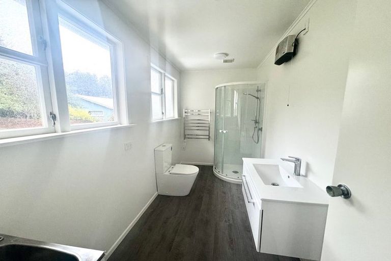 Photo of property in 5a Chaucer Way, Karori, Wellington, 6012