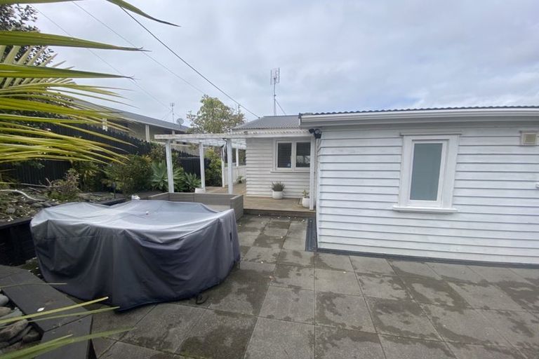 Photo of property in 2/40 Killarney Avenue, Torbay, Auckland, 0630