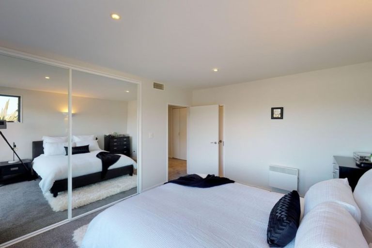 Photo of property in 59a Mana View Road, Paremata, Porirua, 5026