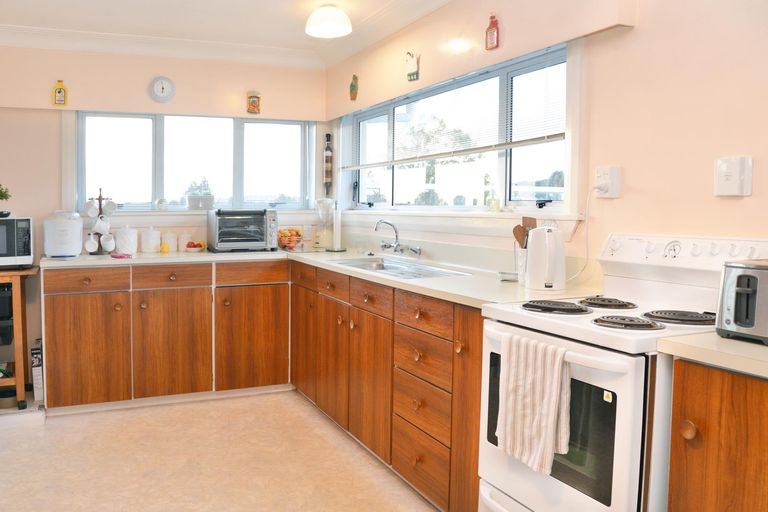 Photo of property in 2 Rothery Road, Hillpark, Auckland, 2102