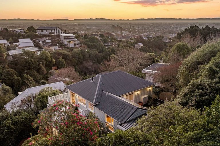 Photo of property in 77 Valley Road, Cashmere, Christchurch, 8022