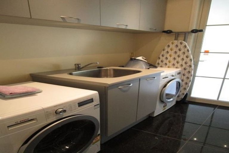 Photo of property in 30 Glandovey Road, Fendalton, Christchurch, 8052