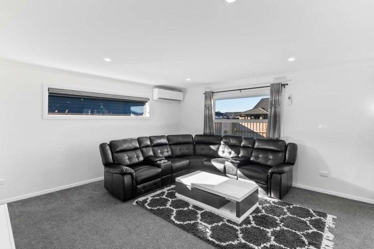 Photo of property in 8 Clonbunny Close, Rolleston, 7614