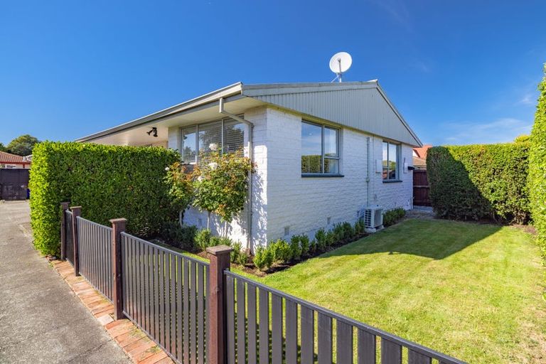 Photo of property in 1/176 Grimseys Road, Redwood, Christchurch, 8051