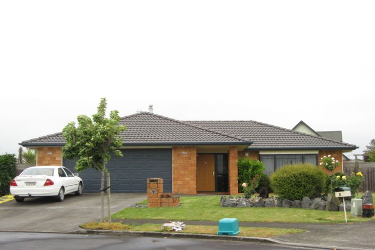 Photo of property in 13 Beverage Place, Rosehill, Papakura, 2113