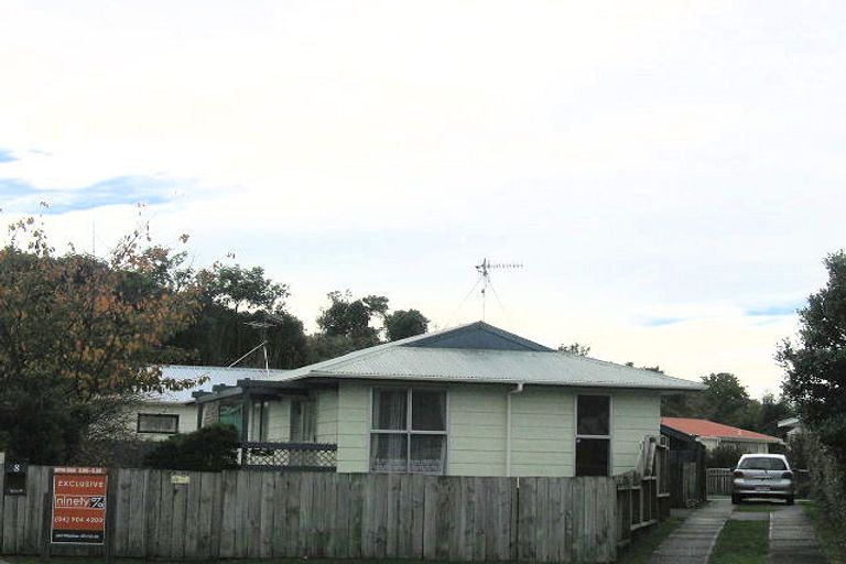 Photo of property in 8a Elder Grove, Paraparaumu, 5032