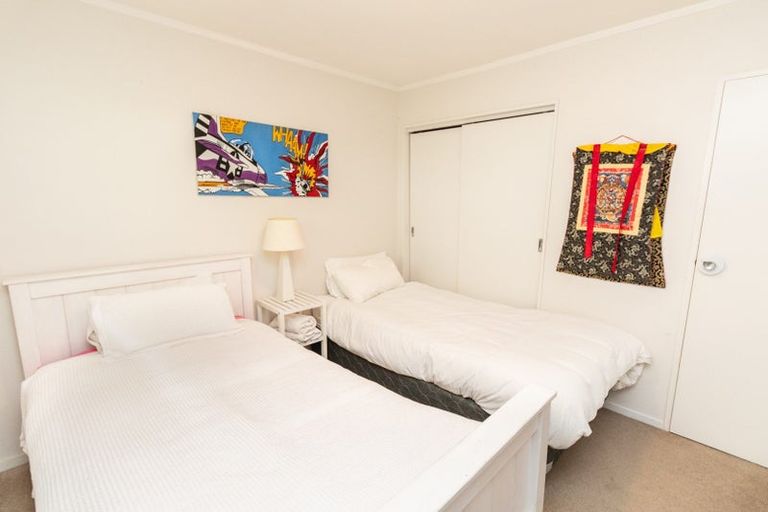 Photo of property in 123 Marine Parade, Seatoun, Wellington, 6022