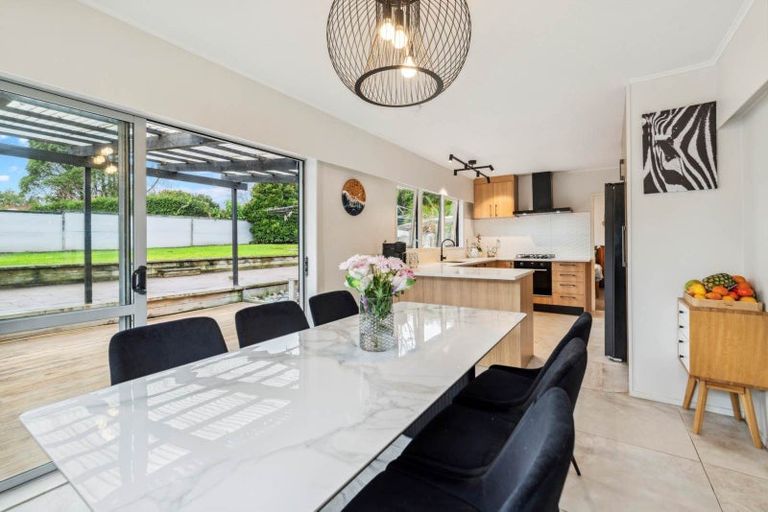 Photo of property in 22 Whitford Park Road, Whitford, Howick, 2571