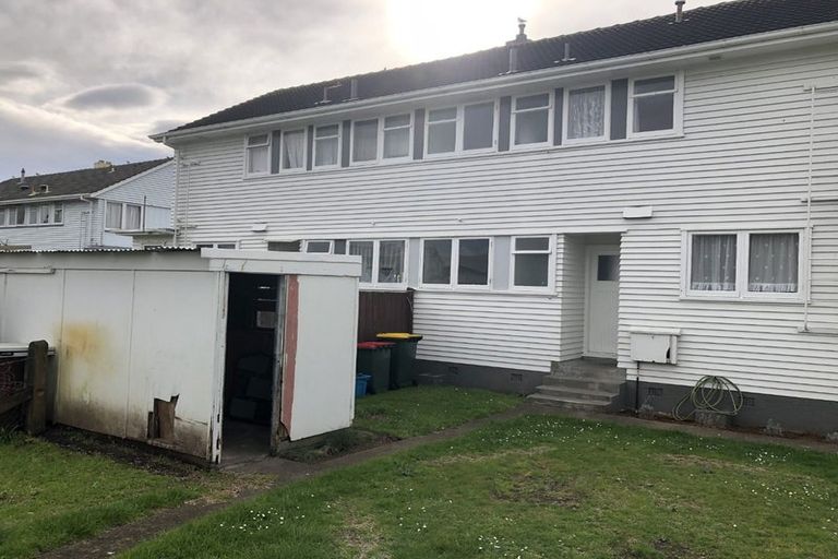 Photo of property in 10-12 Adventure Street, Marfell, New Plymouth, 4310