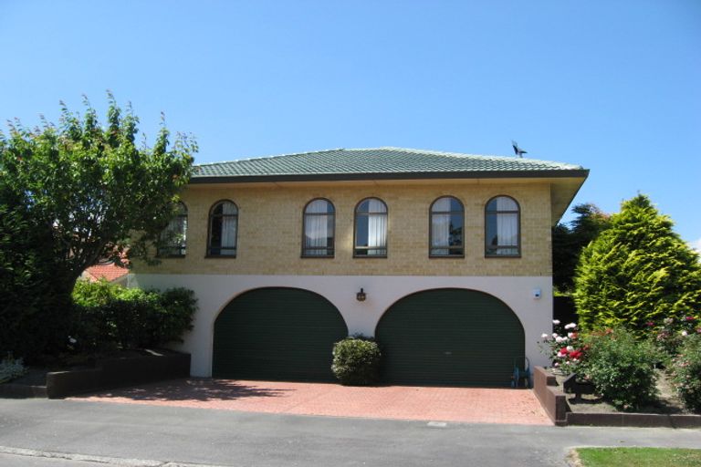 Photo of property in 4 Stormont Place, Avonhead, Christchurch, 8042