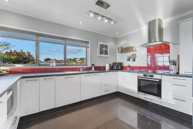 Photo of property in 31 Bayvista Close, Welcome Bay, Tauranga, 3112