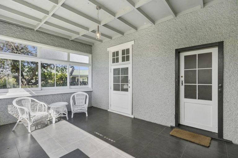 Photo of property in 6 Malcolm Street, Martinborough, 5711