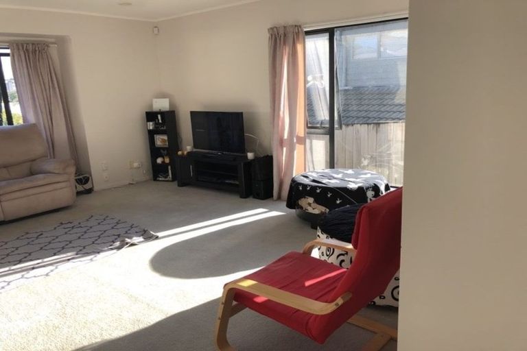 Photo of property in 2/15 Sligo Place, Somerville, Auckland, 2014