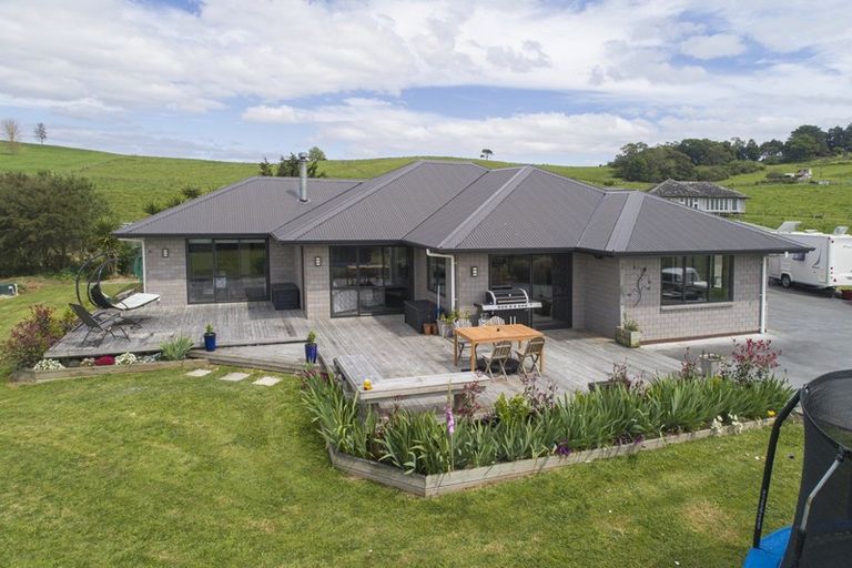 Photo of property in 925 Mangakahia Road, Poroti, Whangarei, 0179