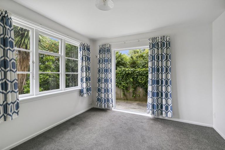 Photo of property in 5 Harland Street, Brooklyn, Wellington, 6021