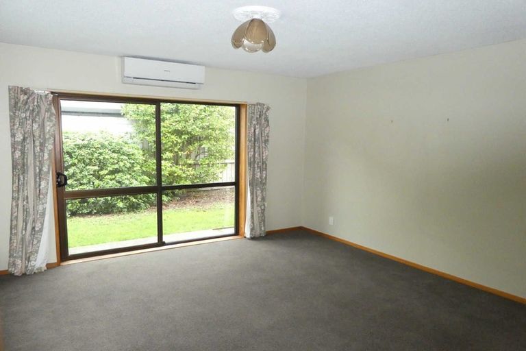 Photo of property in 2/32 Hanrahan Street, Upper Riccarton, Christchurch, 8041