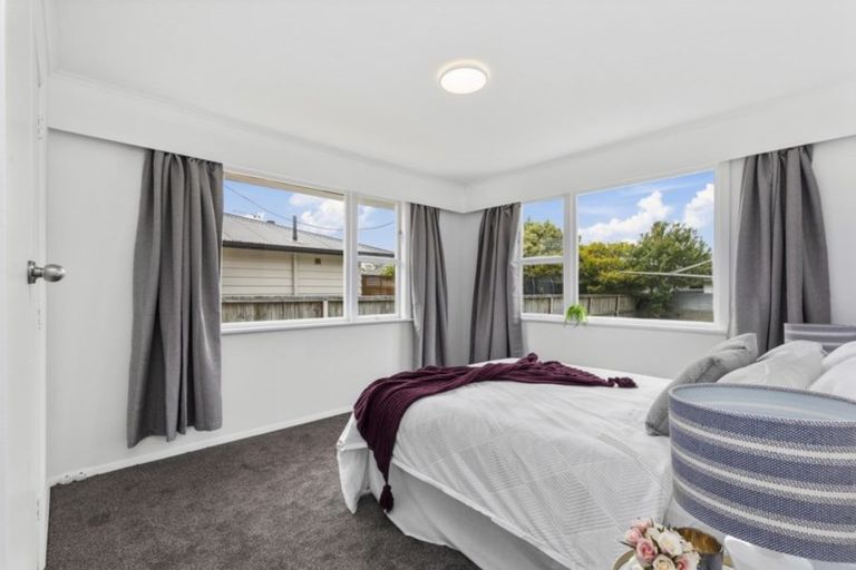 Photo of property in 42 Kashmir Avenue, Clouston Park, Upper Hutt, 5018