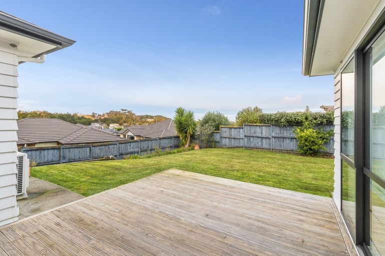 Photo of property in 5 Ara Kakara Avenue, Huapai, Kumeu, 0810