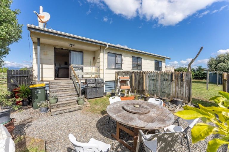 Photo of property in 17 Kitchener Street, Te Horo Beach, Otaki, 5581