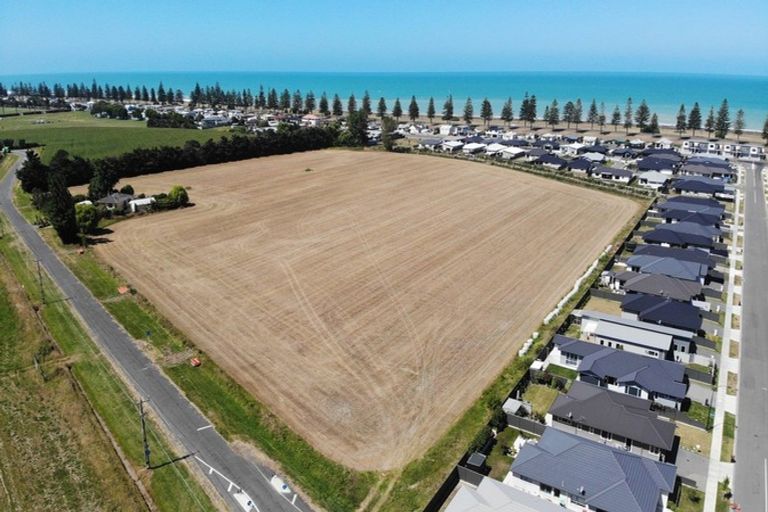 Photo of property in 46 Eriksen Road, Te Awa, Napier, 4110