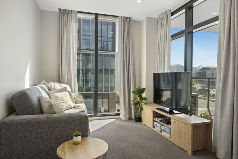 Photo of property in Wyndham Gardens Apartments, 30 Red Oaks Drive, Frankton, Queenstown, 9300