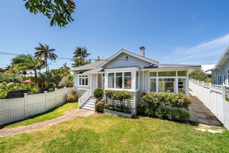 Photo of property in 1/62 Beresford Street, Bayswater, Auckland, 0622