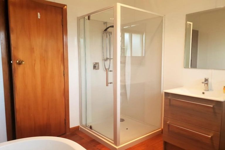 Photo of property in 185 Don Buck Road, Massey, Auckland, 0614