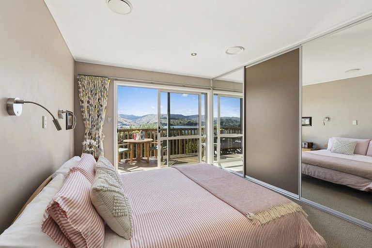 Photo of property in 14 Kenef Road, Paremata, Porirua, 5024