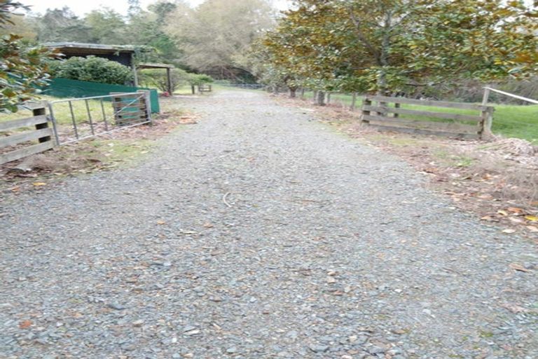Photo of property in 11 Te Pahi River Drive, Paparoa, Maungaturoto, 0583