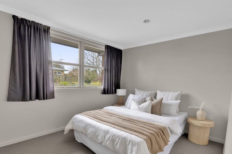 Photo of property in 8 Braid Road, St Andrews, Hamilton, 3200