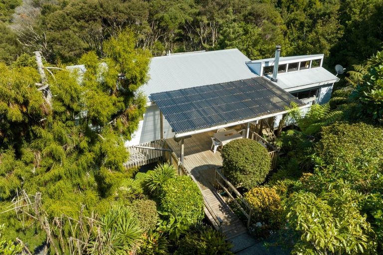 Photo of property in 13 Scoresby Street, Opua, 0200