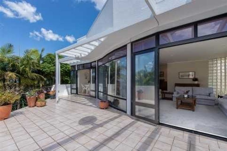 Photo of property in 1/103 Aberdeen Road, Castor Bay, Auckland, 0620