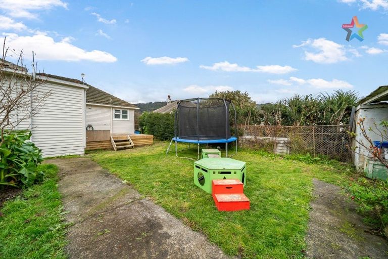 Photo of property in 2 Strand Crescent, Naenae, Lower Hutt, 5011
