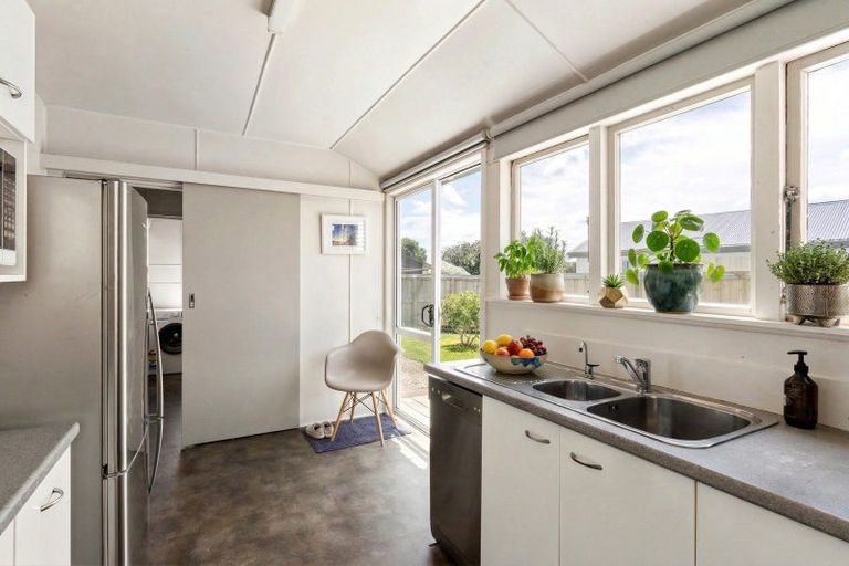 Photo of property in 283 Kahutia Street, Gisborne, 4010