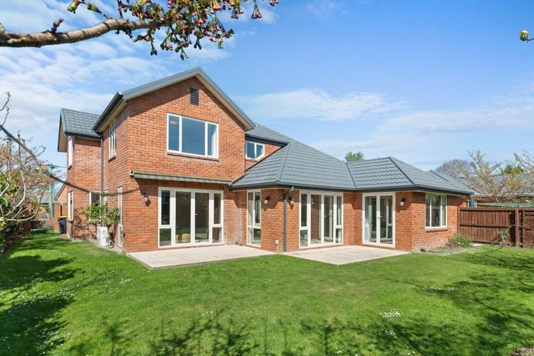 Photo of property in 313 Withells Road, Avonhead, Christchurch, 8042