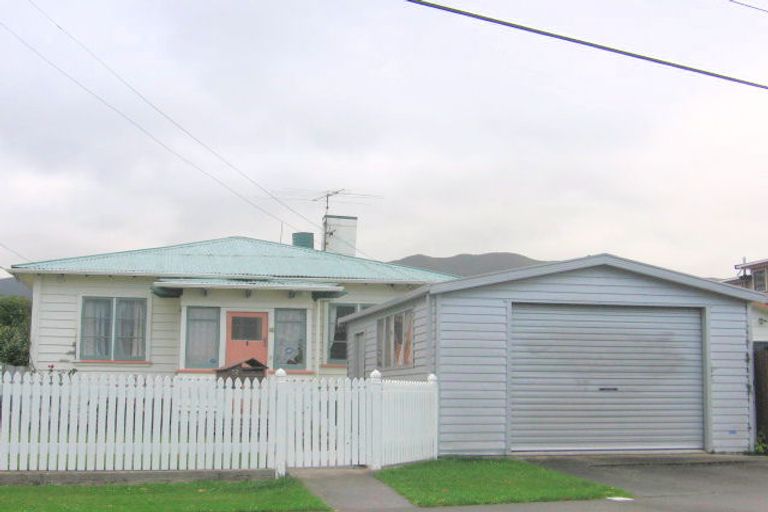 Photo of property in 12 Baldwin Street, Moera, Lower Hutt, 5010
