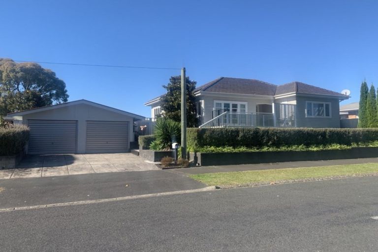 Photo of property in 2 Ranui Street, Dinsdale, Hamilton, 3204