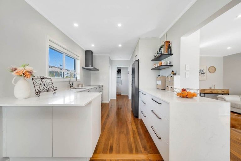 Photo of property in 12 Fordyce Avenue, Sunnyhills, Auckland, 2010