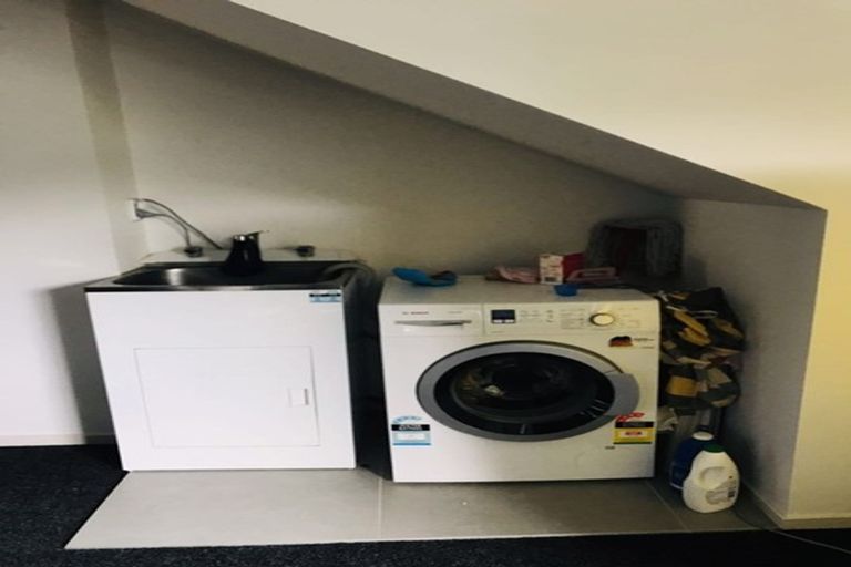 Photo of property in 20b Jellicoe Road, Murrays Bay, Auckland, 0630