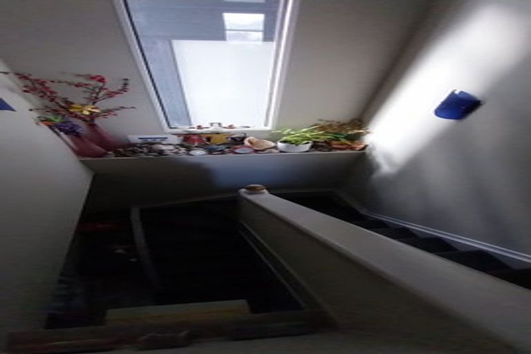 Photo of property in 20 Segedin Place, Glenfield, Auckland, 0629