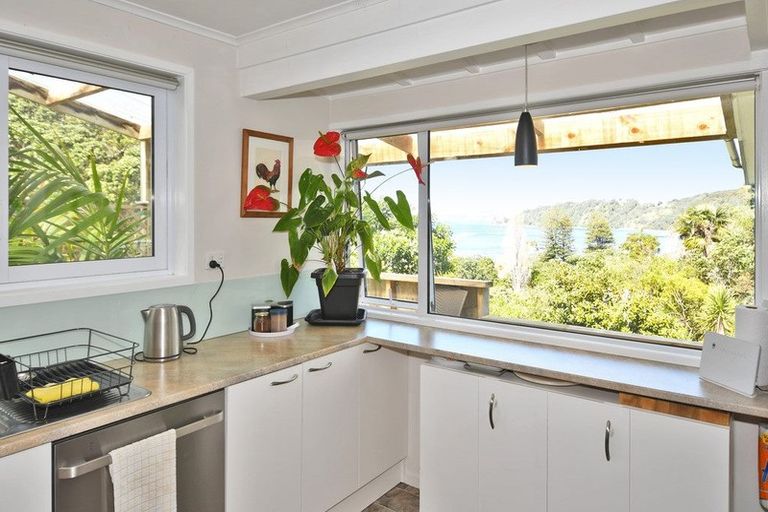 Photo of property in 8 Hillside Crescent, Leigh, 0985