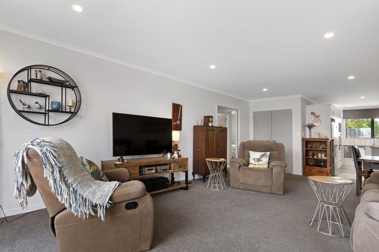 Photo of property in Waterview Estate, 32/4 Greystone Place, Omokoroa, 3114