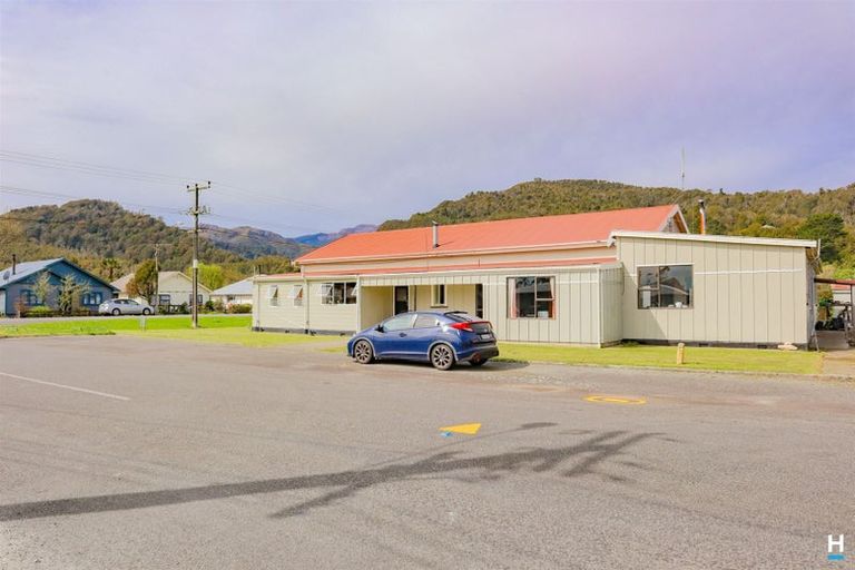 Photo of property in 37 Inverness Street, Dunollie, Runanga, 7803
