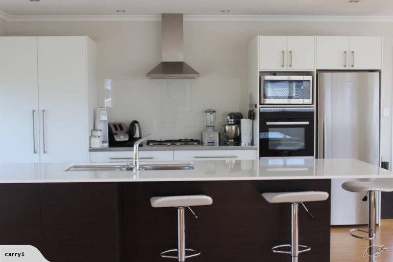 Photo of property in 584 Beach Road, Rothesay Bay, Auckland, 0630