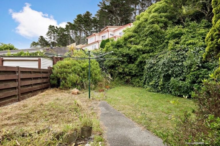 Photo of property in 7b Percy Dyett Drive, Karori, Wellington, 6012